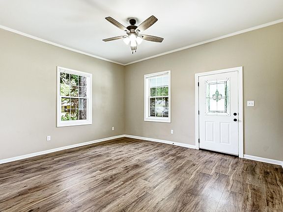 4th image of 108 Cryer St
