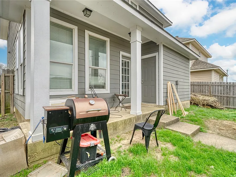 4103 McFarland Dr — Photo 15