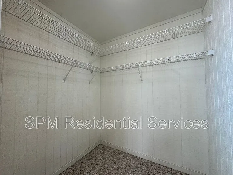 1154 Monroe Ln — Photo 24
