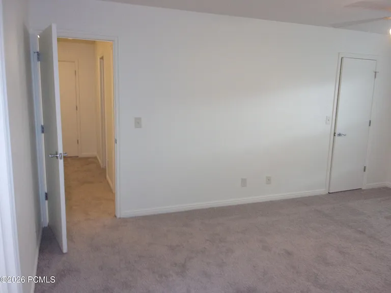 88 E Rainbow Way — Photo 30
