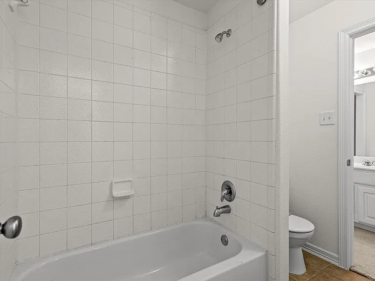 2304 Village View Loop — Photo 32