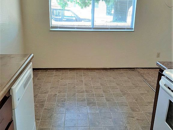 4th image of 1120 W Lockeford St #7