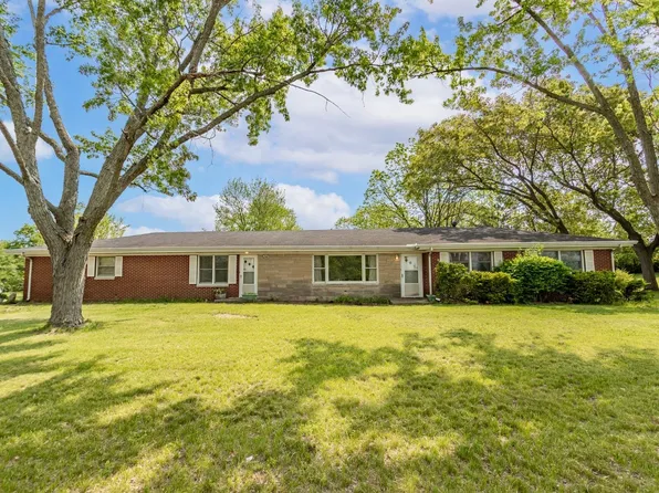 341 Hickory St NW, Demotte, IN 46310