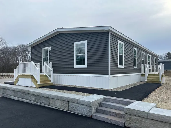 101 Sherwood Glen Road, Somersworth, NH 03878