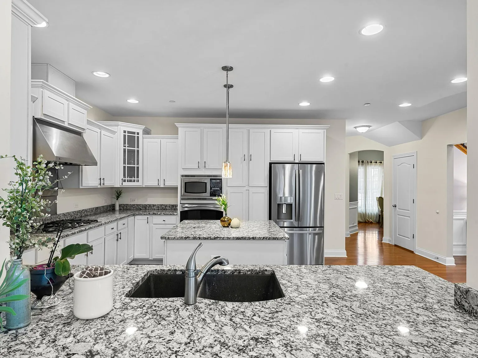 4 bed, 4.5 bath, 2884 sqft, $7,000 — Photo 4