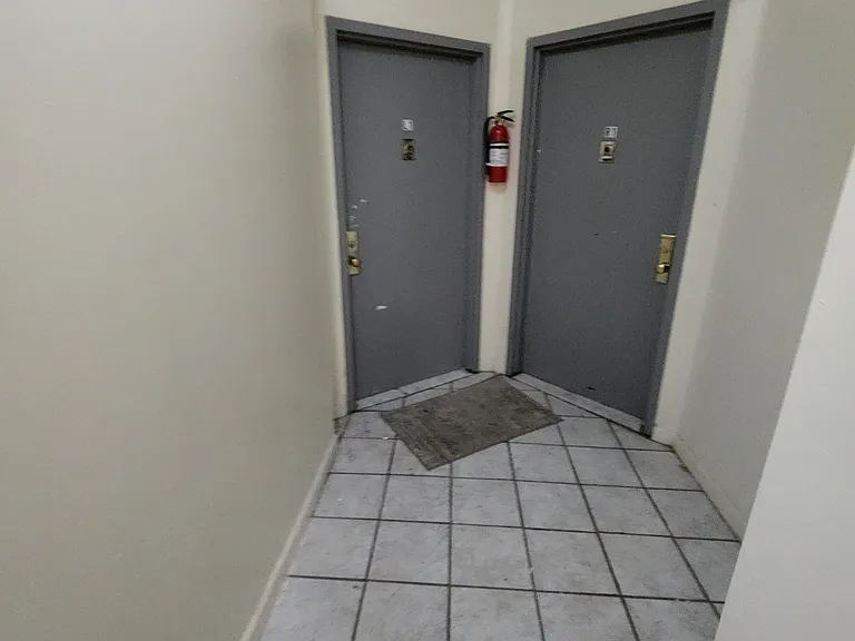 642 18th Ave #1A — Photo 9