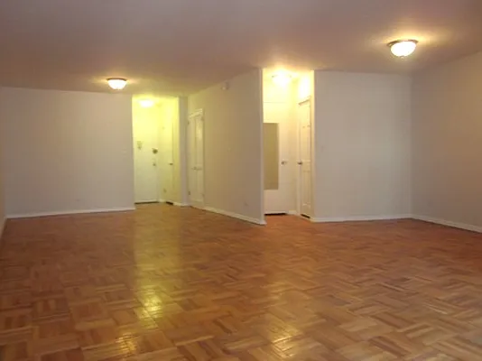 Rented by Metropolitan Equities | media 16