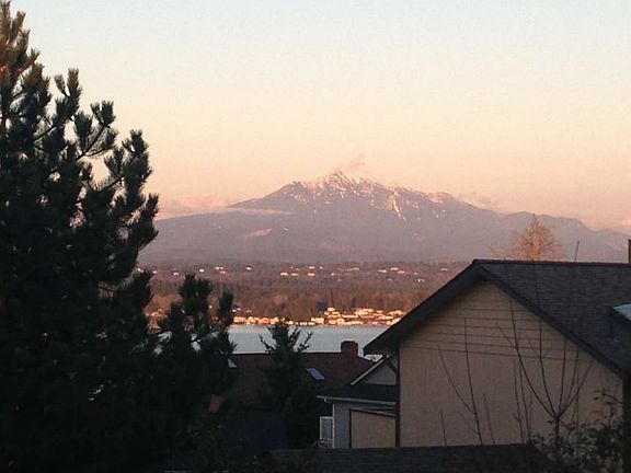 3rd image of 800 96th Ave NE Unit B202