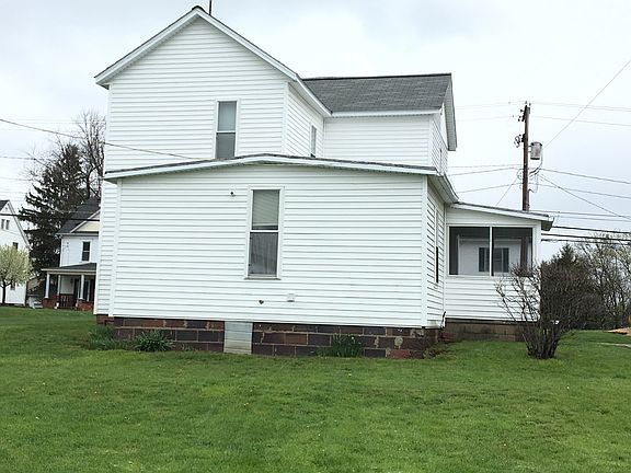 5th image of 409 Eastern Ave