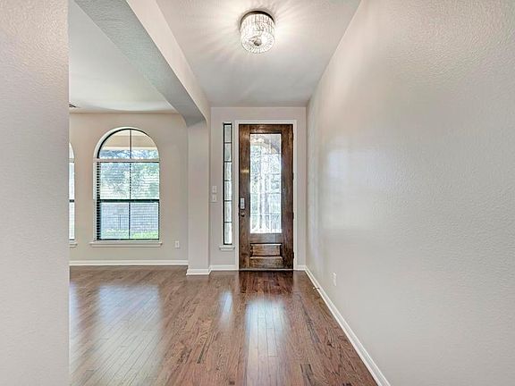 5th image of 6805 Barstow Ct