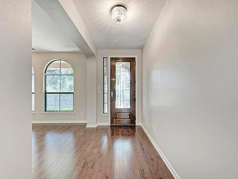 6805 Barstow Ct — Photo 5