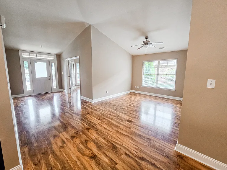 146 Alderwood Dr — Photo 5