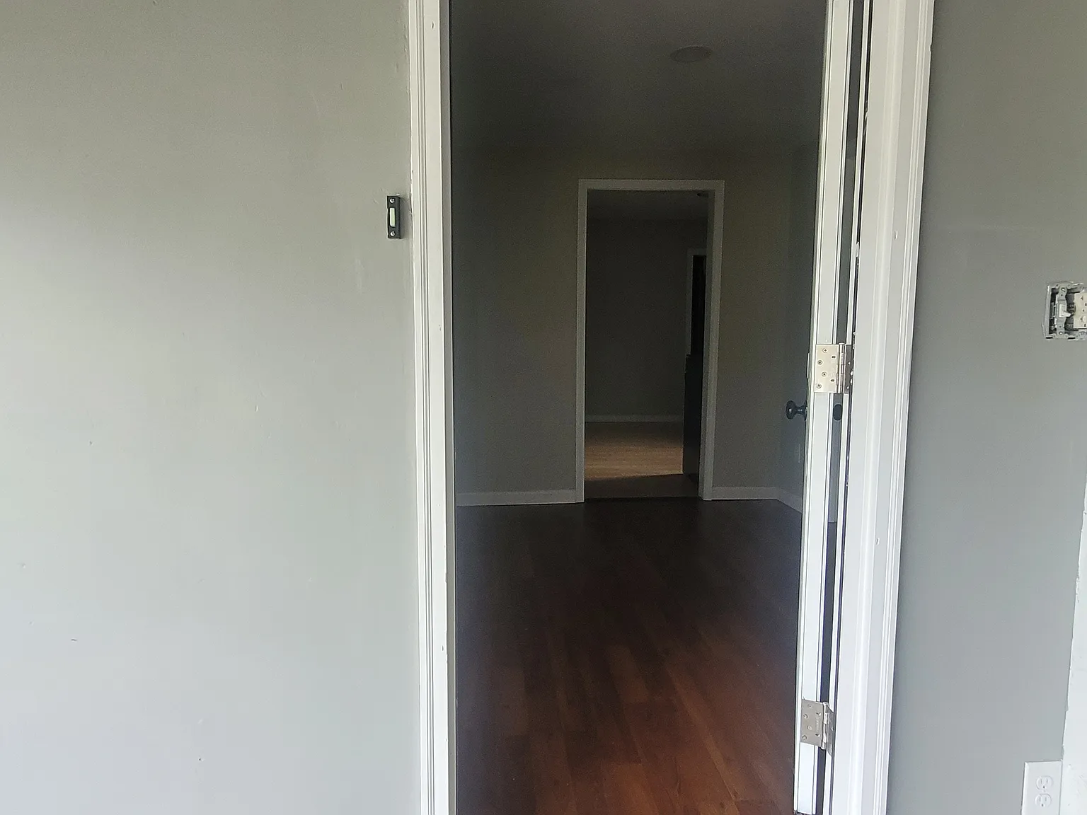 3 bed, 1.5 bath, 1420 sqft, $2,200 — Photo 2