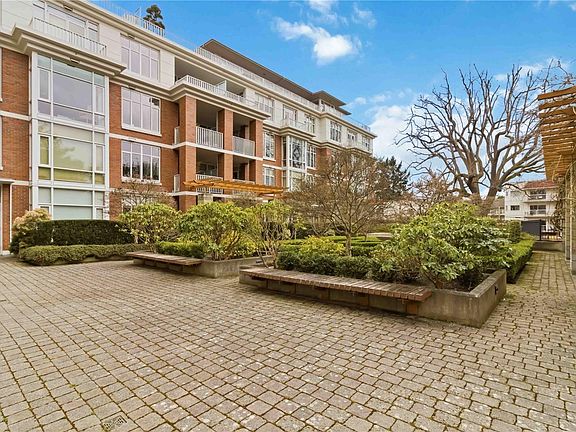 5th image of 999 Burdett Ave #508