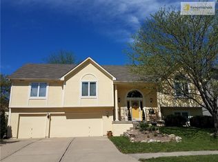 3308 S Mark Twain Ave, Blue Springs, MO 64015