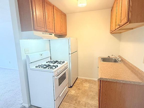 2nd image of 3338 Alamo Ave APT 19