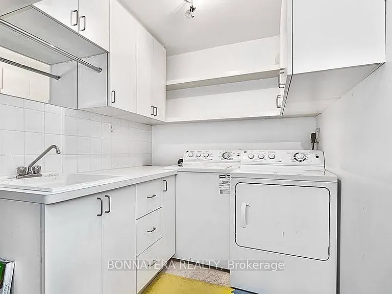 2399 Newcastle Cres — Photo 11