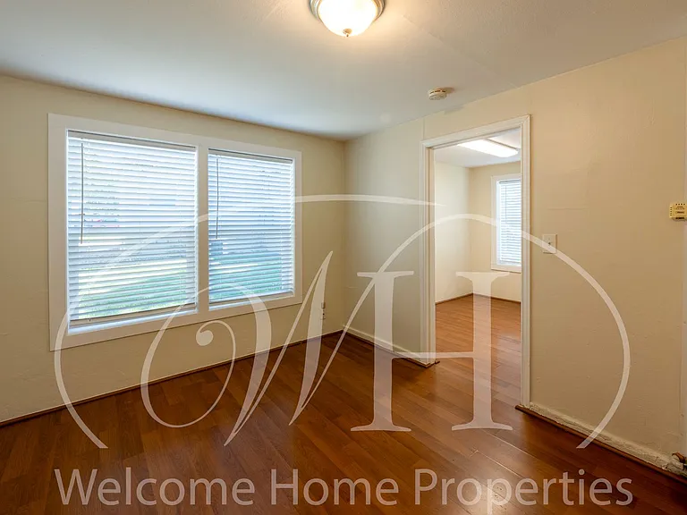43 NE Ash Ave — Photo 13
