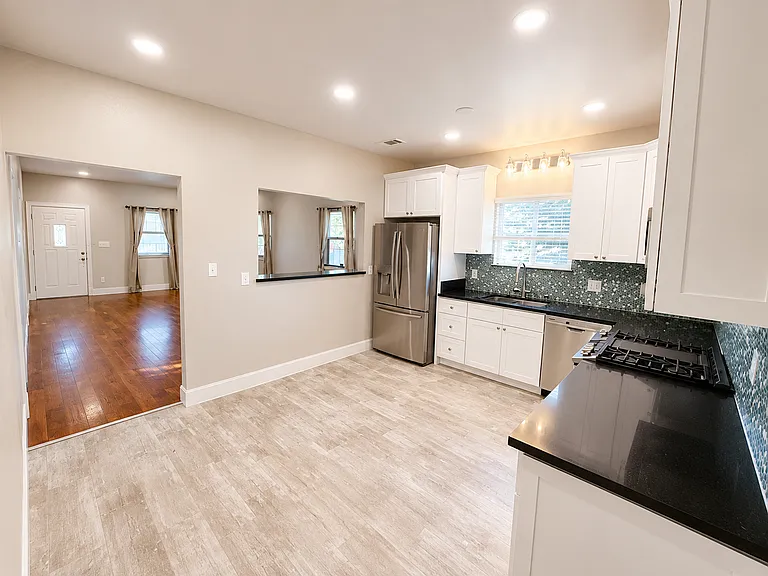 2721 San Jose Way — Photo 4