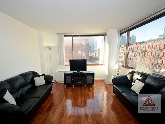 4th image of 393 W 49th St APT 4G