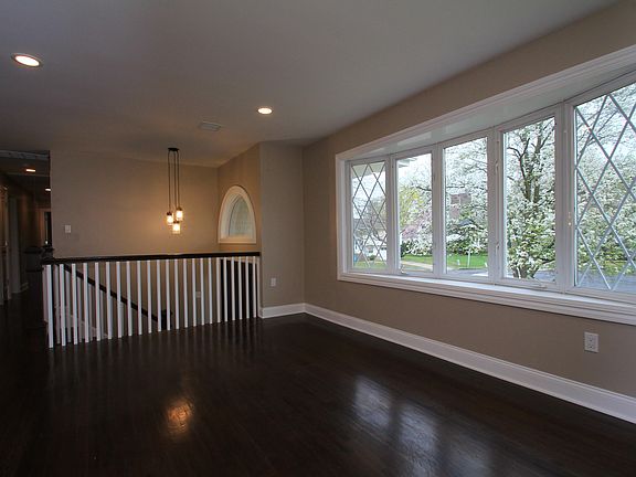 3rd image of 321 Kastler Ct