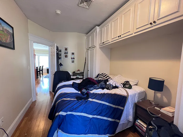 132 W 8th St #3 — Photo 18