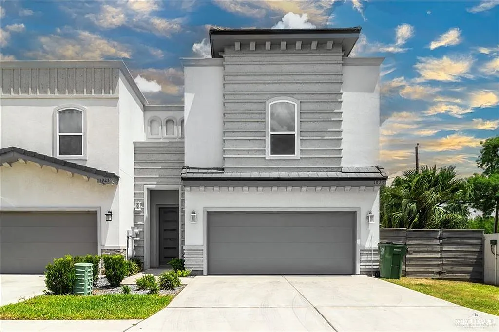2 bed, 2.5 bath, 1324 sqft, $1,900 — Photo 1