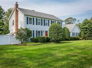 4 Waterloo Ln, Setauket, NY 11733
