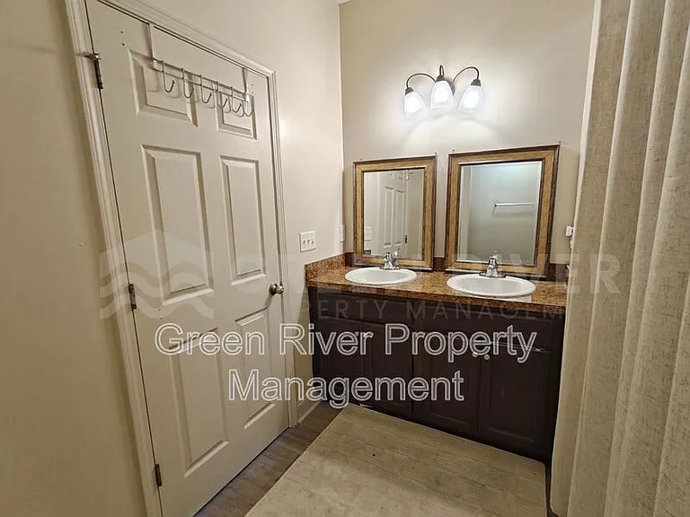 3107 Zeyno Dr — Photo 25