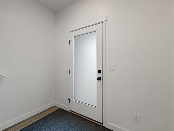 4th image of 516 S 1040 W