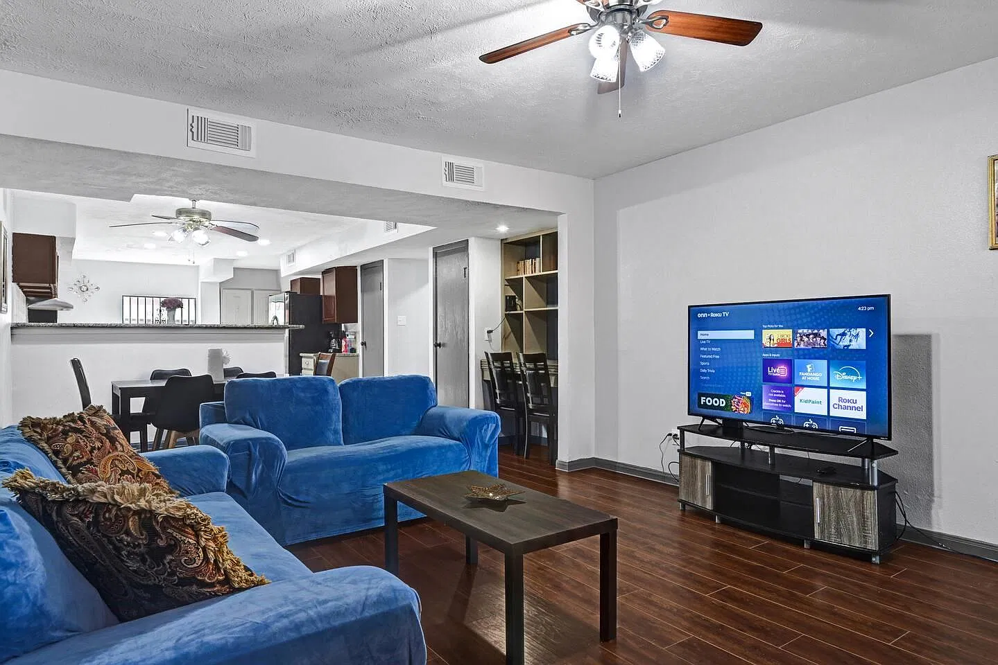 6 bed, 2.5 bath, 3036 sqft, $6,000 — Photo 3