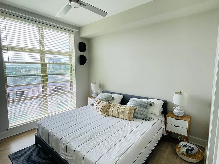 1321 Montrose Blvd #601 — Photo 9