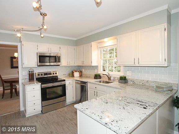 3rd image of 4701 Carterwood Dr