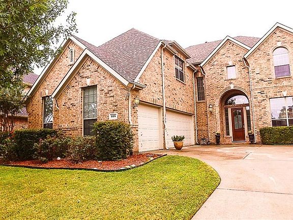 2nd image of 829 Moss Cliff Cir