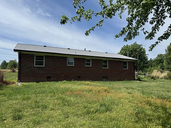 4th image of 2990 Pigeon Hill Rd