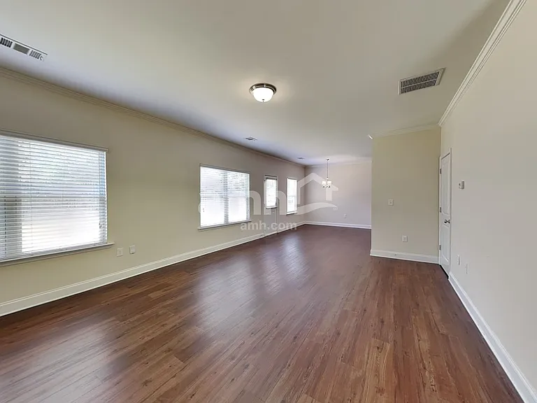 202 Monarch Way — Photo 8
