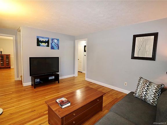 3rd image of 28 Englewood Dr
