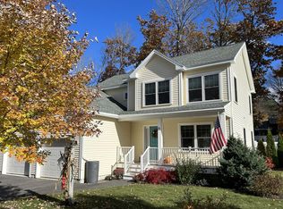 91 Forest Glen Ln, Topsham, ME 04086