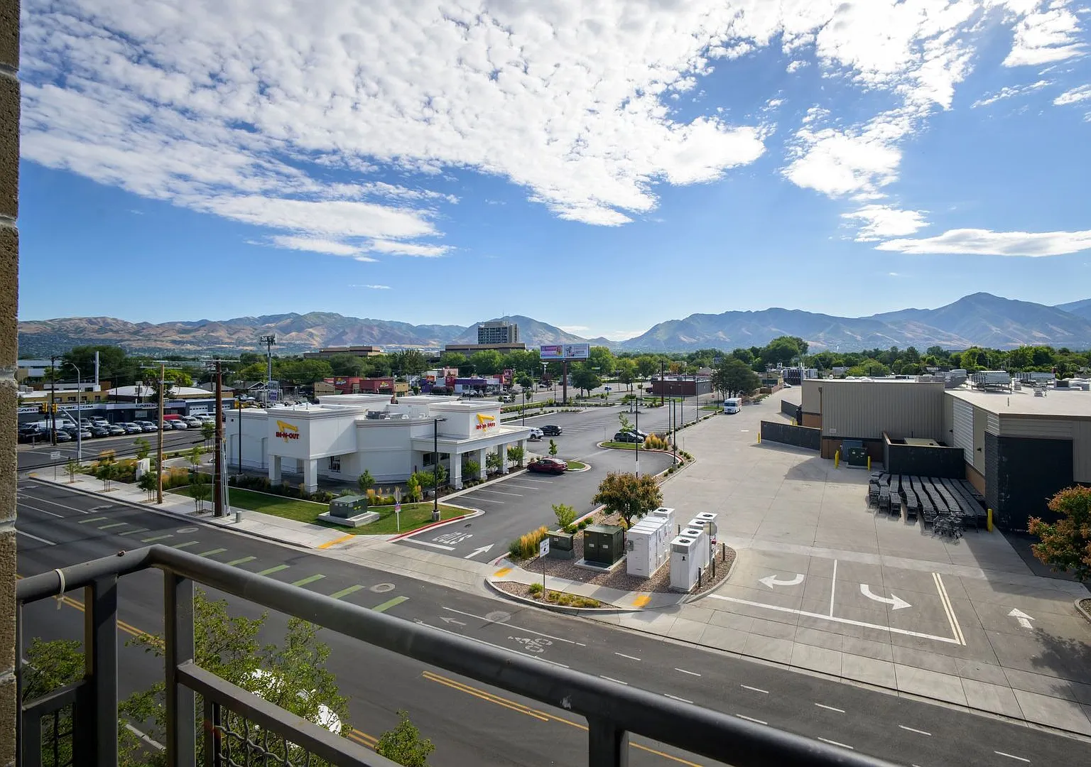 3 Bed / 2 Bath Condo for Rent in Salt Lake City, UT $2,100 — Photo 3