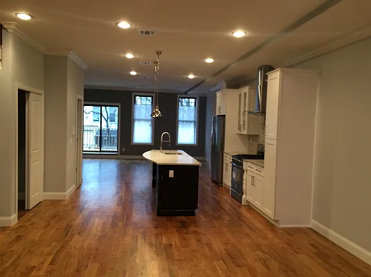 Rented by Bloom Real Estate Group | media 47