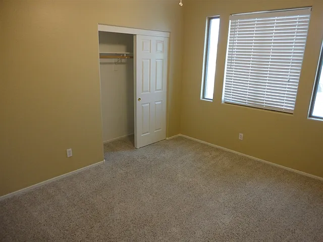 6511 S 72nd Ave — Photo 13