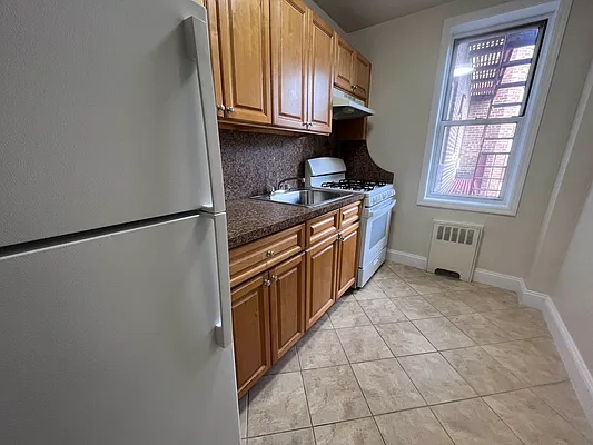 Rented by Real Broker NY LLC | media 2