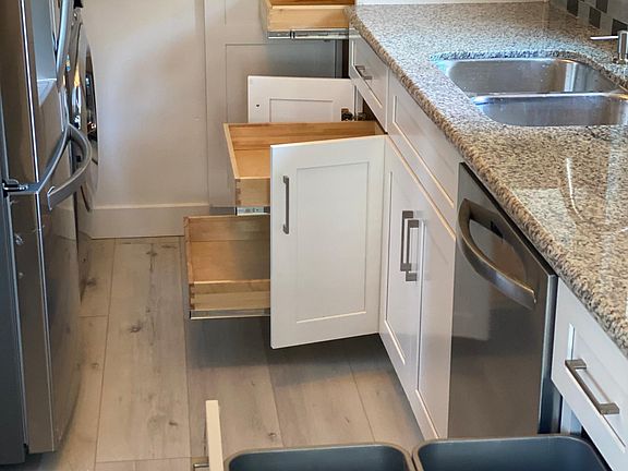 4th image of 1861 Pandora Ave #1