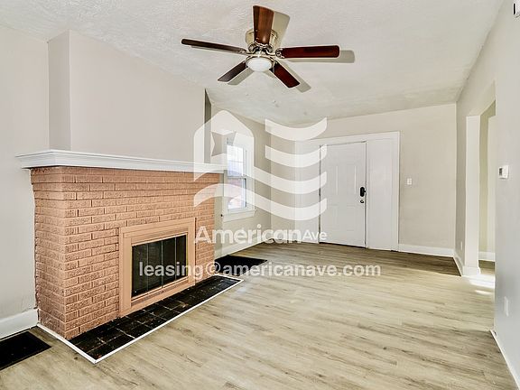 1188365_005_wm_-_living_room_13457446.jpg