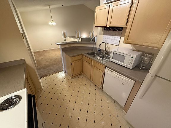 2nd image of 10051 W Lisbon Ave #10079