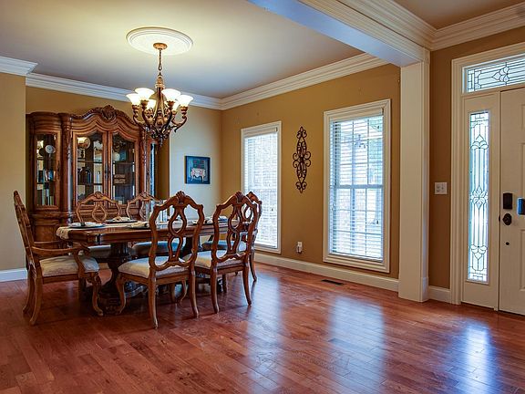 4th image of 277 Givake Dr