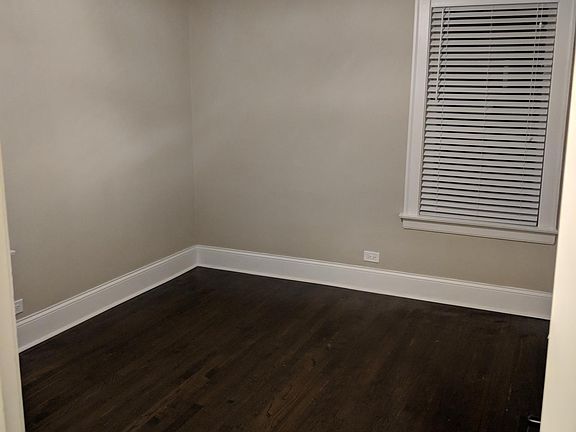 3rd image of 5027 N Rockwell St APT 2