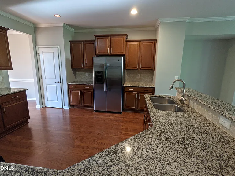 5313 Cambridgeshire Loop — Photo 13