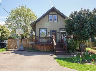 175 E Berkeley St, Gladstone, OR