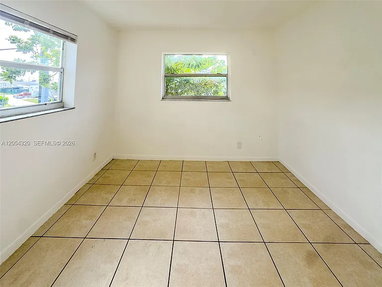 4061 N Dixie Hwy #31 — Photo 5